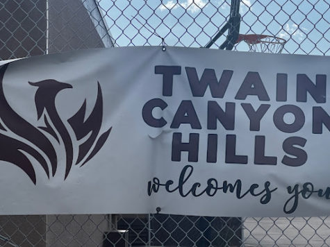 twain canyon hills sign