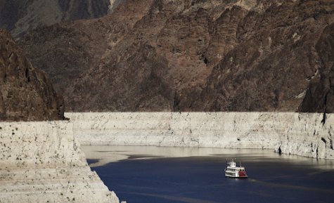 houseboat on lake mead