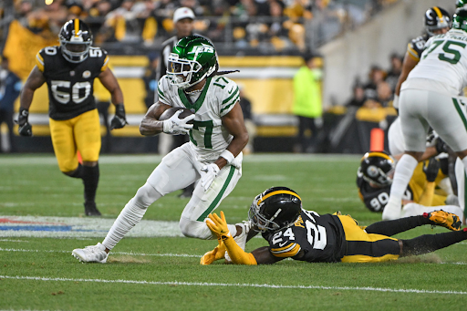 Davante Adams first picture in his new uniform in his first game with the Jets (ESPN)