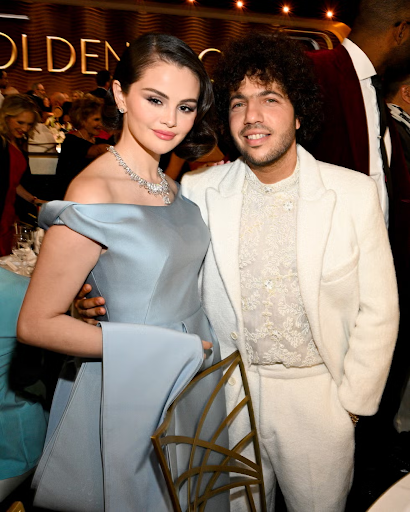 Selena Gomez and Benny Blanco at the Golden Globes posing cutely for photographers. (Michael Buckner, Getty Images)