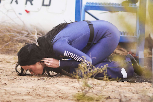 Katy Perry kissing the ground after 10-minute space trip 